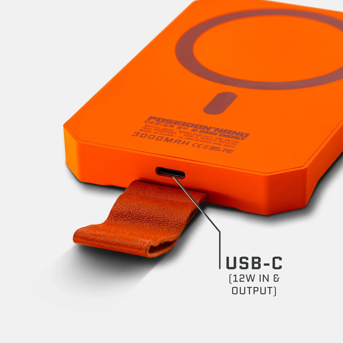 Dark Energy Poseidon Nano - Orange USB-C port