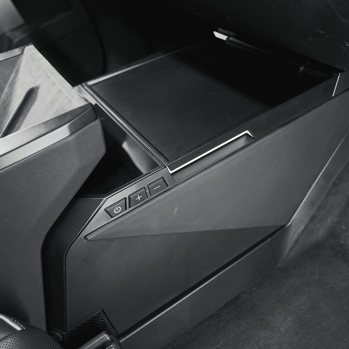 18L Center Console Floor Refrigerator for Cybertruck